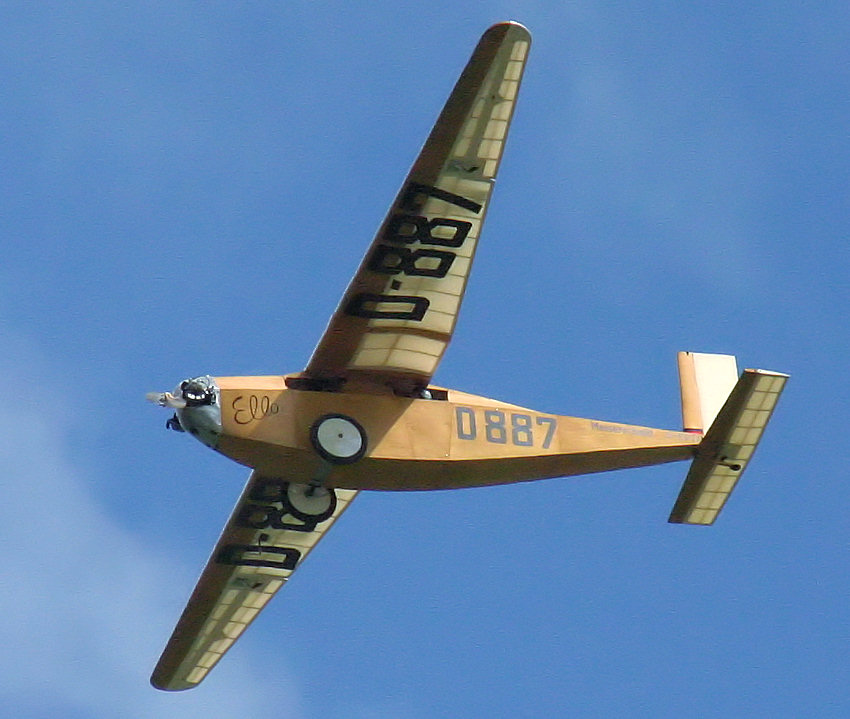 Messerschmitt M17: Sport- und Schulungsflugzeug, das aus Holz gebaut wurde