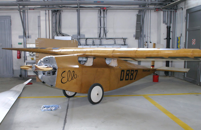 Messerschmitt M-17: Sportflugzeug und Schulungsflugzeug, das aus Holz gebaut wurde