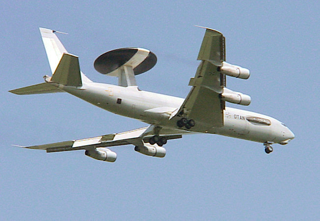 Boeing E-3A Sentry AWACS - Aufklärungs- und Leitzentrale der NATO