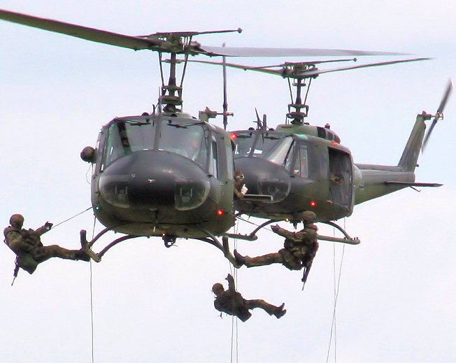 Bell UH-1D HUEY