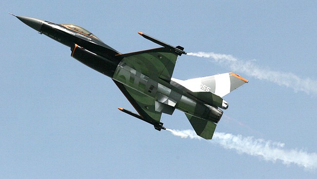 F-16 Fighting Falcon - Lockheed Martin