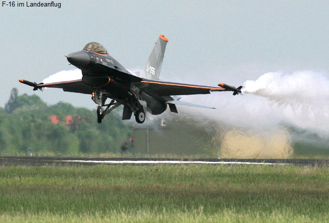 F-16 Fighting Falcon - Lockheed Martin