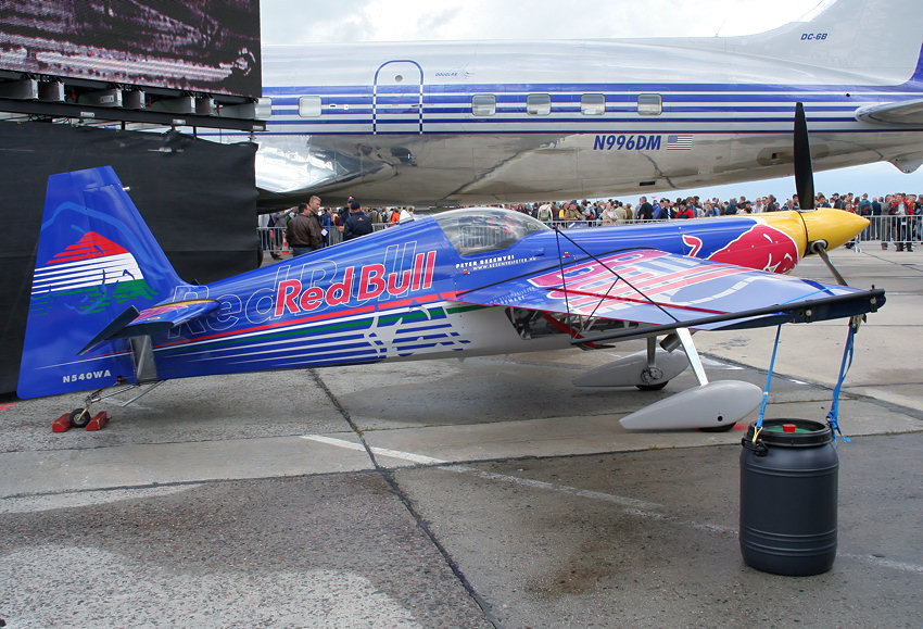 Zivko Edge 540: extrem starkes und präzise steuerbares Kunstflugzeug