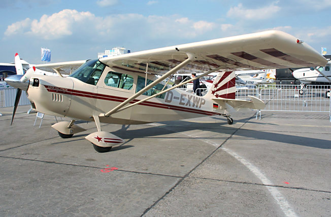 Super Decathlon 8KCAB