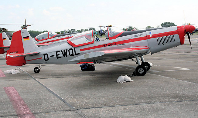Zlin Z 526 Akrobat - Schul- und Sportflugzeug