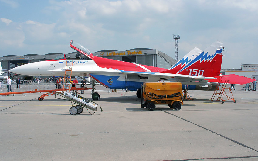 MiG-29M OVT: mit „dreidimensionalen Schubvektor-Steuerung“
