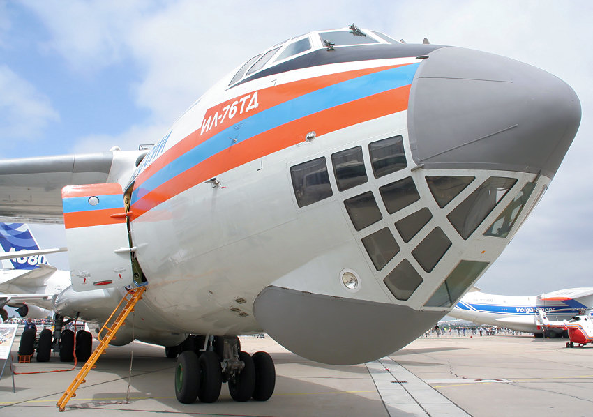 ILYUSHIN IL-76: schweres Transportflugzeug mit 50,50 Meter Spannweite