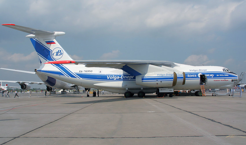 ILYUSHIN IL-76 TD und TD-90VD: Transportflugzeug mit 50,50 Meter Spannweite