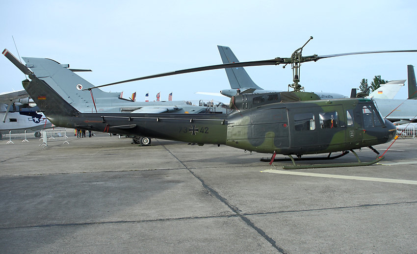 Bell UH-1D Iroquois: Hubschrauber beim Heer, der Luftwaffe und der SAR-Rettung