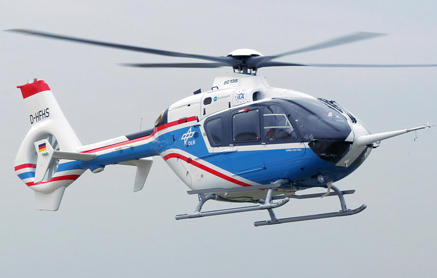 EC 135 der DLR - Flugansicht