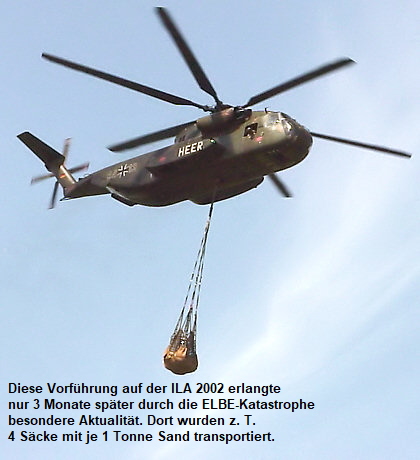 Sikorsky CH-53 - Sandsäcke zur Uferbefestigung