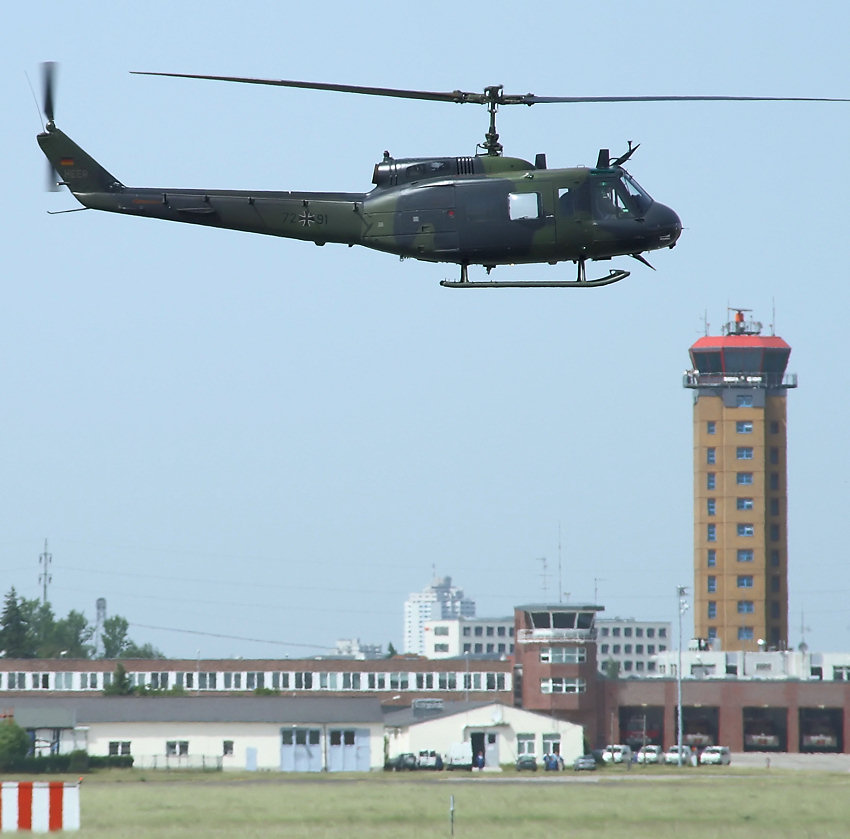 Bell UH-1 Iroquois - Tower
