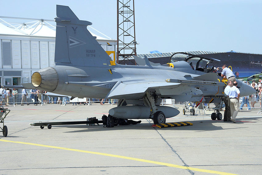 Saab JAS-39 Gripen: Kampfflugzeug mit Deltaflügeln
