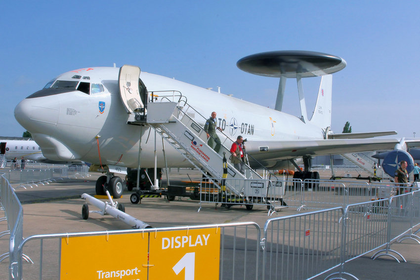 Boeing E-3A Sentry AWACS:  Leitstelle der NATO