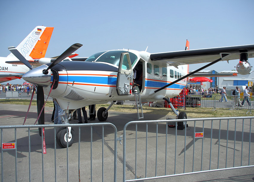 Cessna C 208 B Grand Caravan: Forschungsflugzeug und Messflugzeug vom Deutschen Zentrum für Luft- und Raumfahrt (DLR)