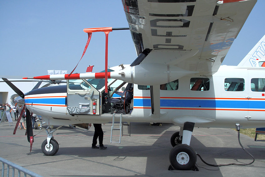 Cessna C 208 B Grand Caravan: Forschungsflugzeug vom Deutschen Zentrum für Luft- und Raumfahrt (DLR)