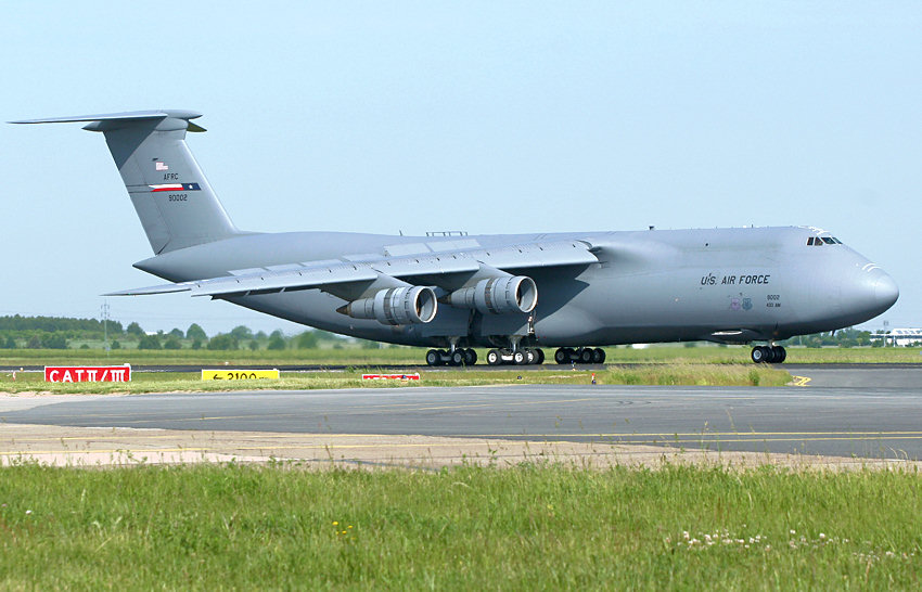 Lockheed C-5 Galaxy: Großraumflugzeug der U.S. Air Force zum Transport von Material und Truppen