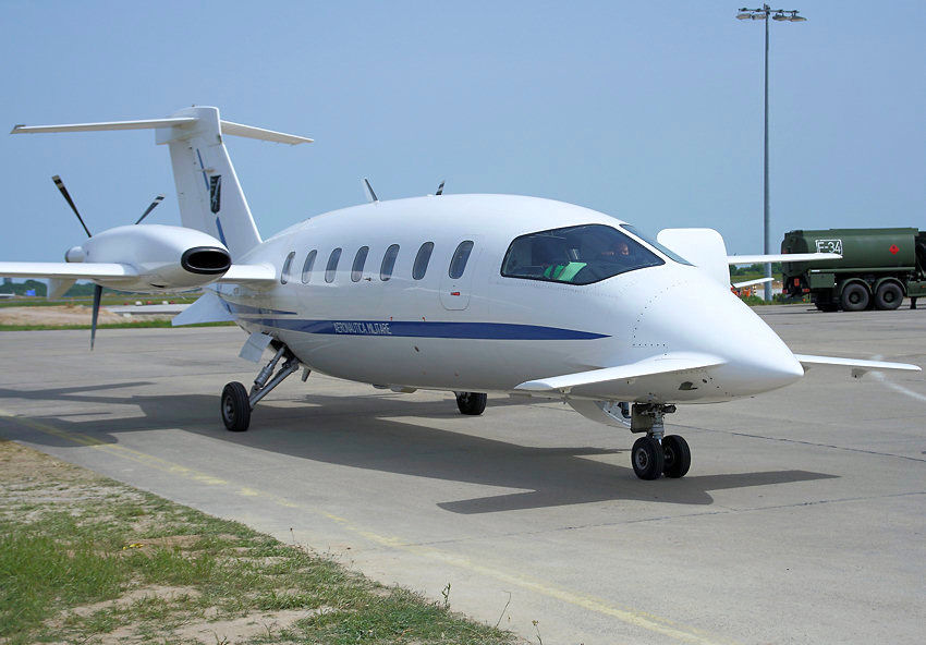 Piaggio P-180 Avanti: ungewöhnliches Flugzeug mit Schubpropeller und Frontflügel