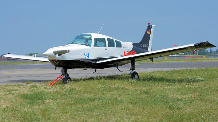 Beechcraft C23 Sundowner 180 - Beech Aircraft