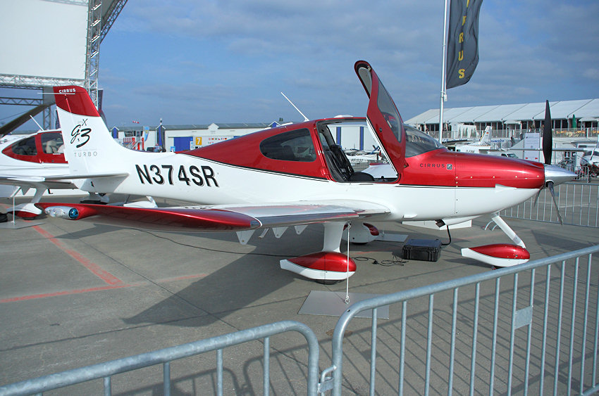 Cirrus SR22 GTSx Turbo G3: Das Flugzeug kann an einem Fallschirm zur Erde sinken