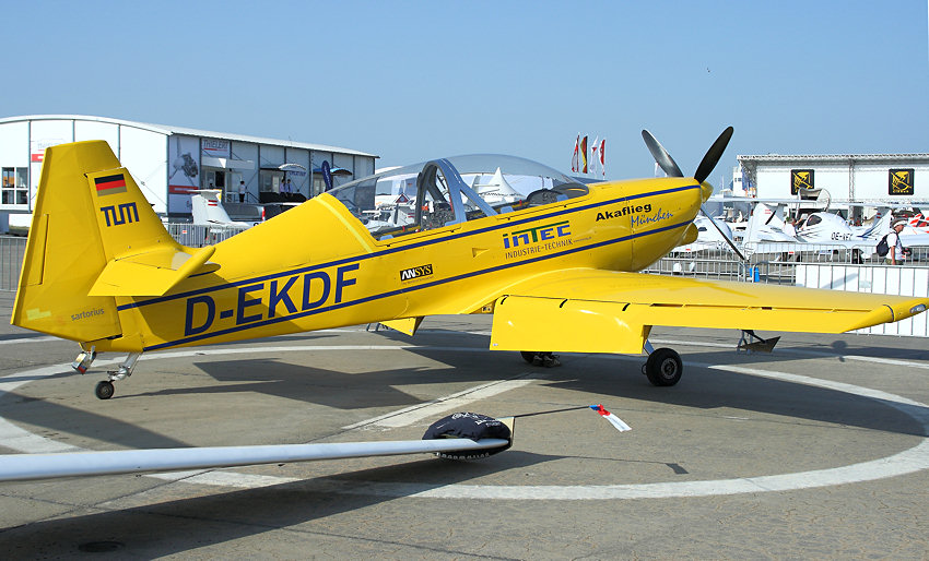 Mü-30 Schlacro: Kunstflugzeug und Schleppflugzeug der Akaflieg München