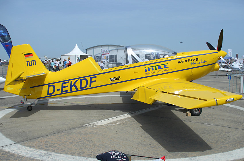 Mü-30 Schlacro: Kunstflugzeug und Schleppflugzeug, ein Projekt der Akaflieg München