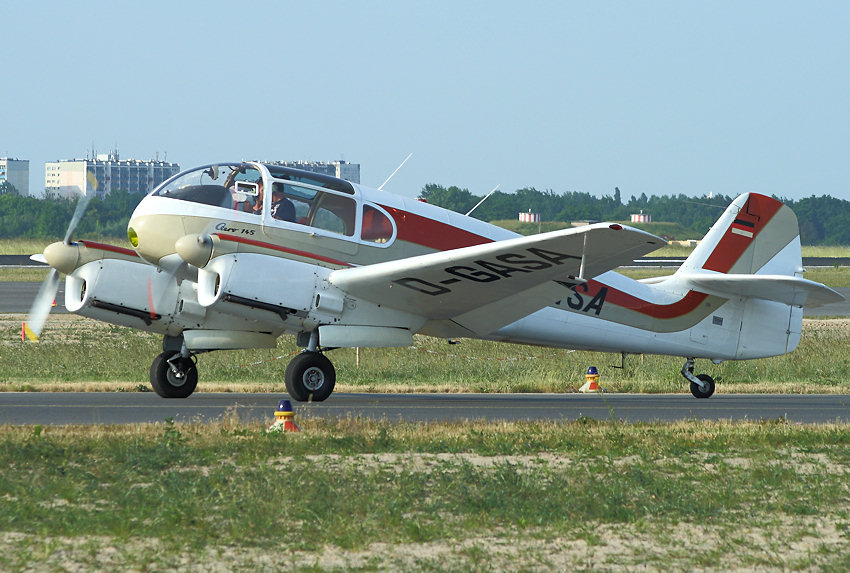 Aero Ae 145: zweimotoriges Reiseflugzeug des tschechoslowakischen Herstellers Aero