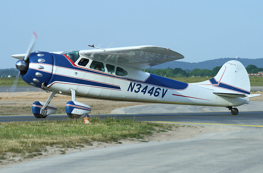 Cessna C-195 - Die Cessna 195 Businessliner ist ein einmotoriges Reiseflugzeug
