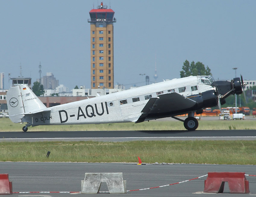 Junkers JU 52 / 3: dreimotoriges Traditionsflugzeug der  Lufthansa