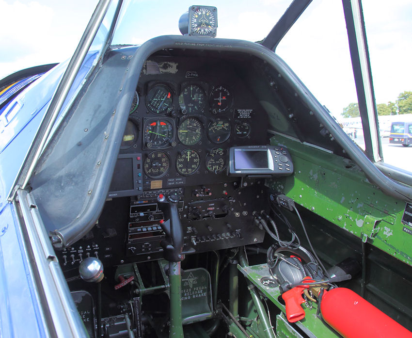 North American AT-6F: Cockpit