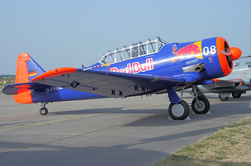 North American AT6: militärisches Trainingsflugzeug