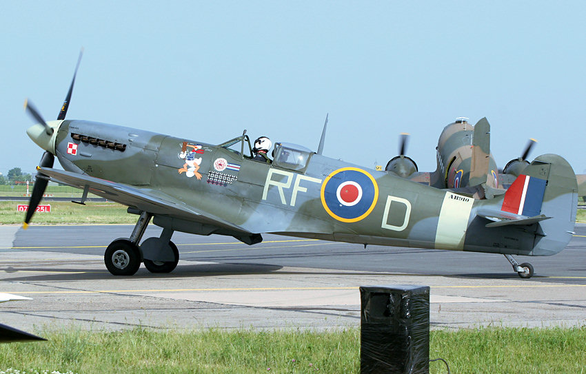Spitfire: Flugzeug der “Battle of Britain Memorial Flight”
