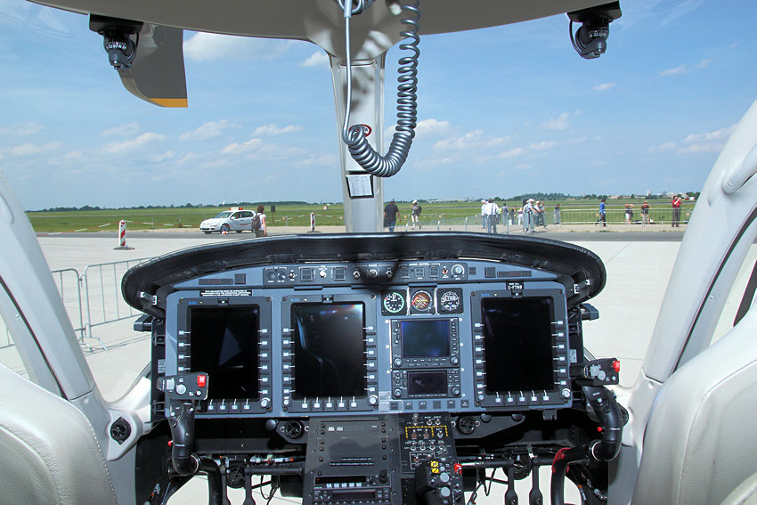 Bell 429: Hubschrauber der Firma Bell Helicopters mit 9 Sitzen und Turbinenantrieb