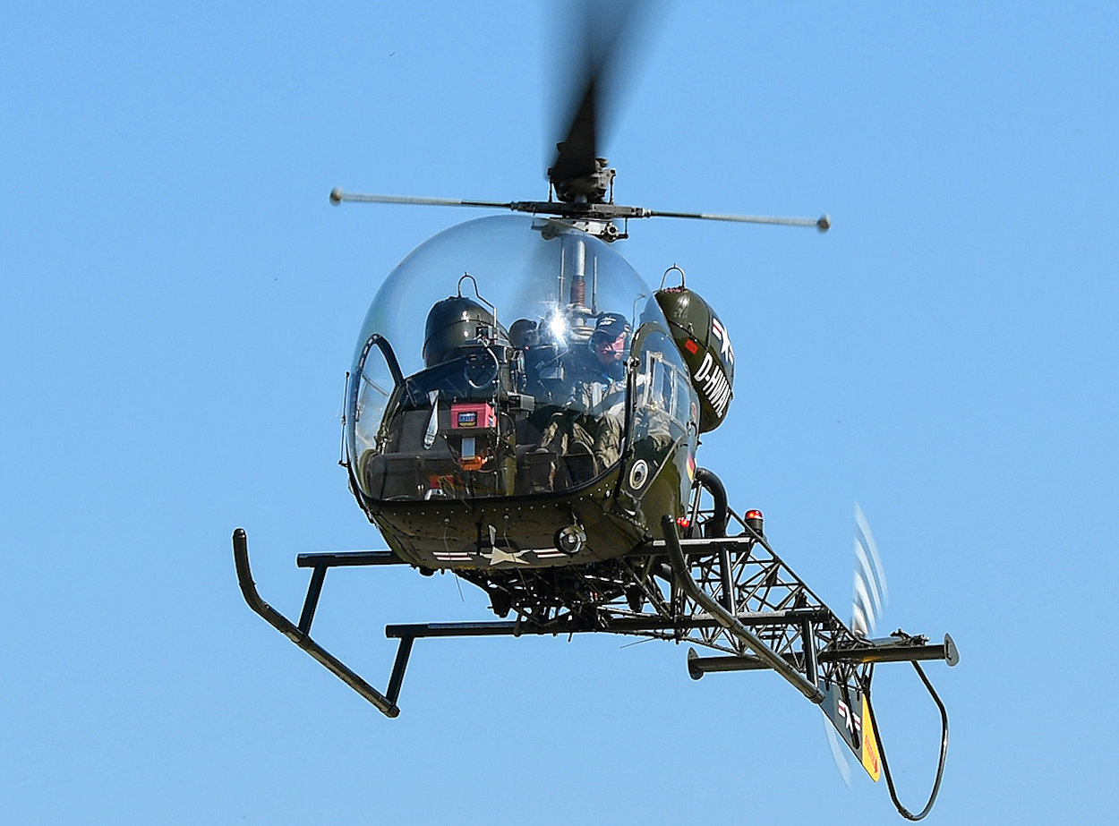 Bell 47 G-4 - Flugansicht