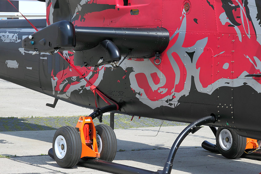 Bell AH-1 Cobra: Kampfhubschrauber der US-amerikanischen Firma Bell Helicopters (The Flying Bulls von Red Bull)