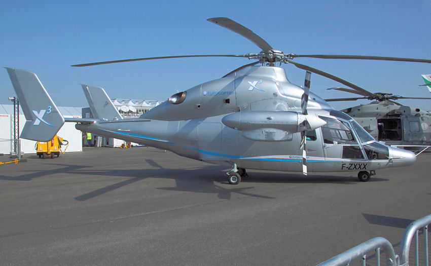 Eurocopter X3 - Flugschrauber: Technologiedemonstrator, der als Hybridkonstruktion die Vorteile eines senkrecht start- und landenden Helikopters mit einem schnellfliegendem Propellerflugzeug verbinden 