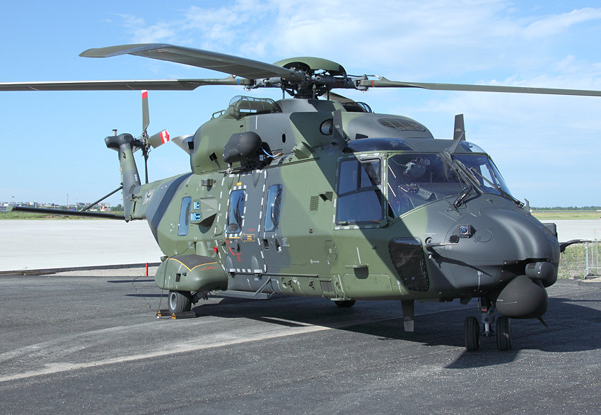 NH90 TTH: Mit dem NH90 können sowohl schwere Lasten, technisches Material oder 20 Soldaten transportiert werden