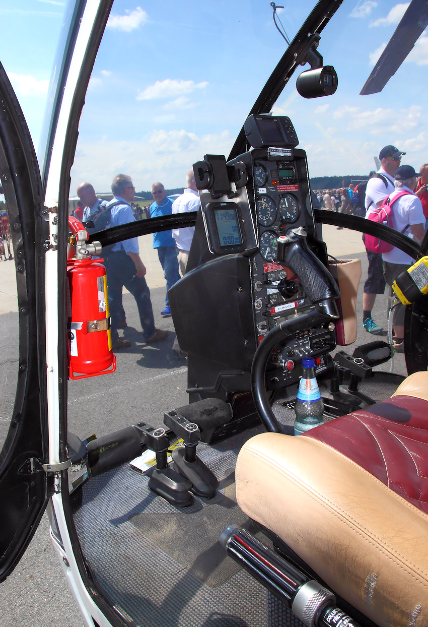 Schweizer 300 Cockpit