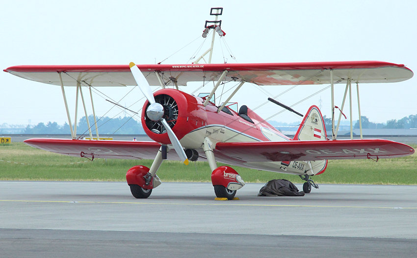 Boeing Stearman PT-17: Doppeldeckerflugzeug des US-amerikanischen Flugzeugherstellers Boeing-Stearman