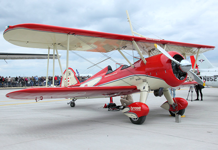 Boeing Stearman PT 17: Doppeldeckerflugzeug des US-amerikanischen Flugzeugherstellers Boeing-Stearman
