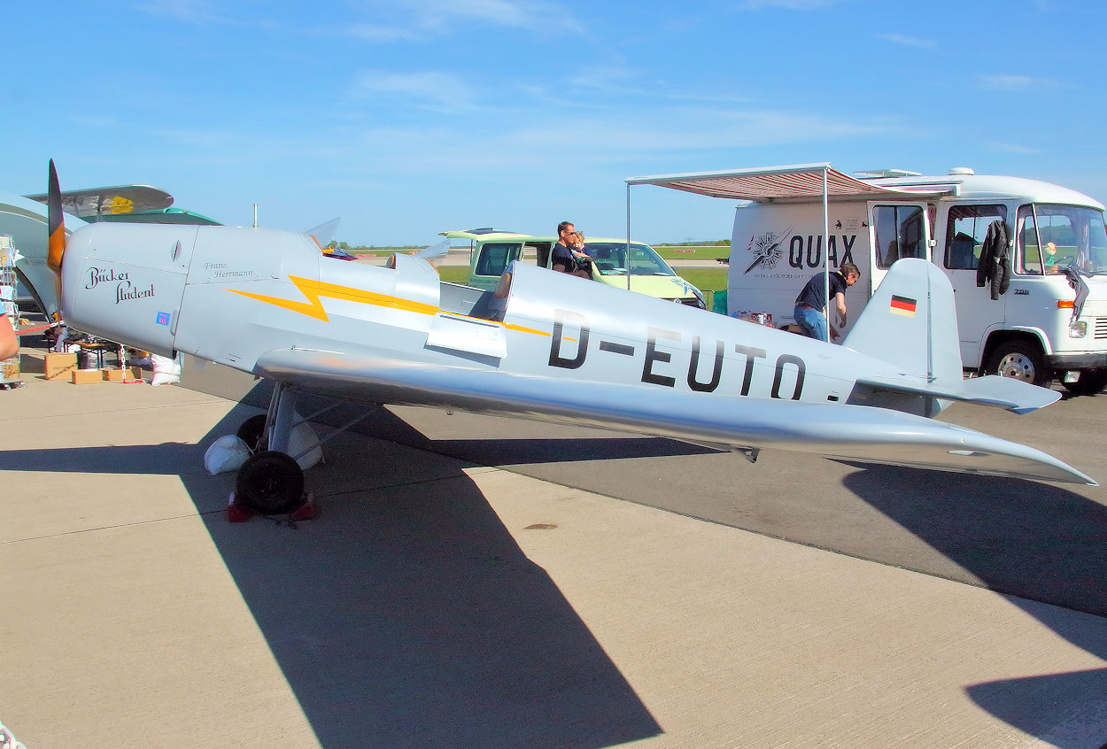 Bücker 180 - Student