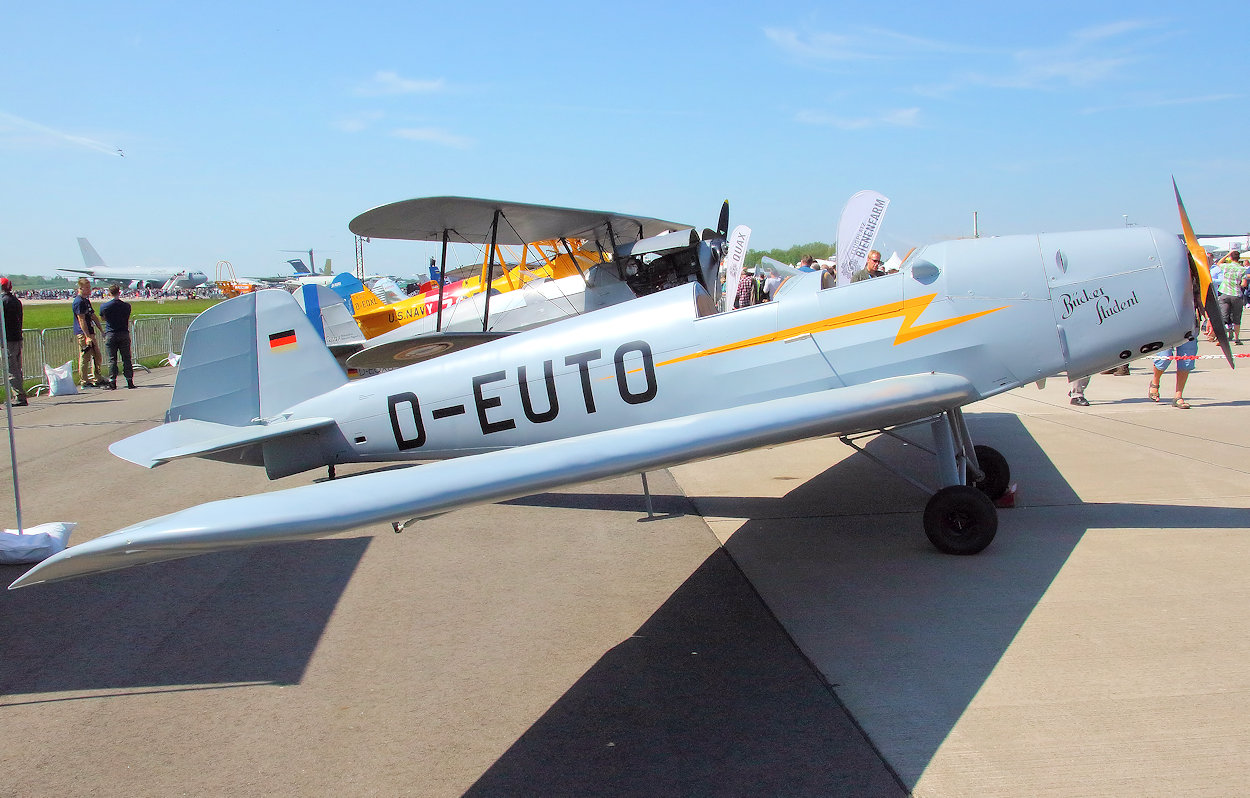 Bücker 180 Student