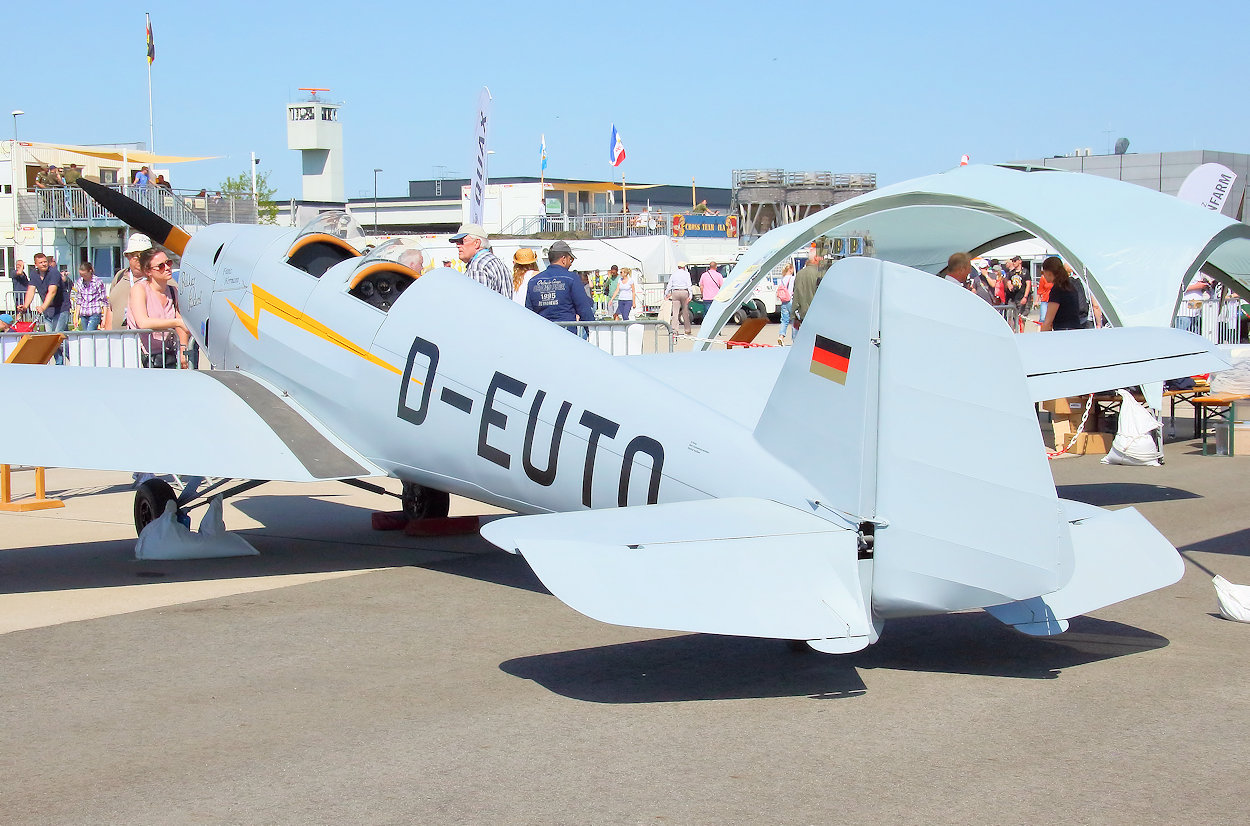 Bücker 180 Student - Heck