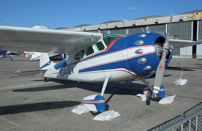 Cessna C-195 Businessliner: Reiseflugzeug, das von einem Sternmotor angetrieben wird und zwischen 1947 und 1954 hergestellt wurden
