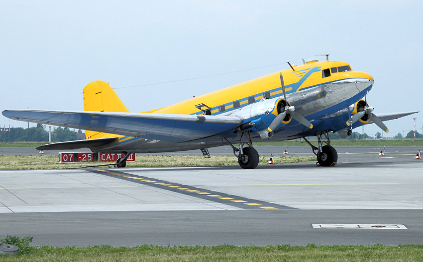 Douglas DC-3: Passagierflugzeug der Douglas Aircraft Company von 1936