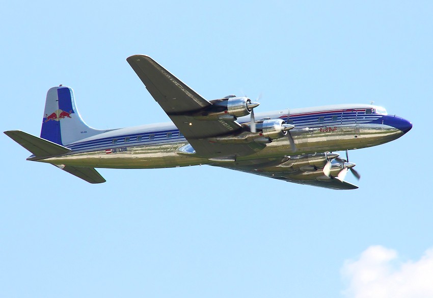 Douglas DC-6 - Flugansicht