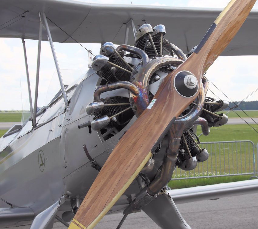 Focke-Wulf Fw 44 Stieglitz - Sternmotor