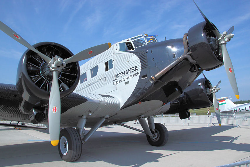 Junkers Ju 52/3m: dreimotoriges Flugzeug der Junkers Flugzeugwerk AG aus dem Jahr 1932
