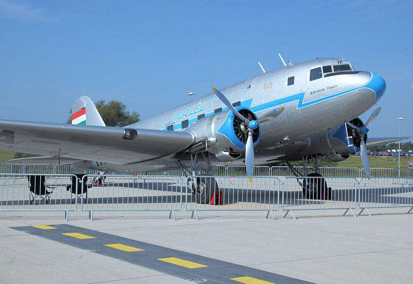 Lissunow Li-2: Das russische Flugzeug ist eine Lizenzversion der US-amerikanischen Douglas DC-3