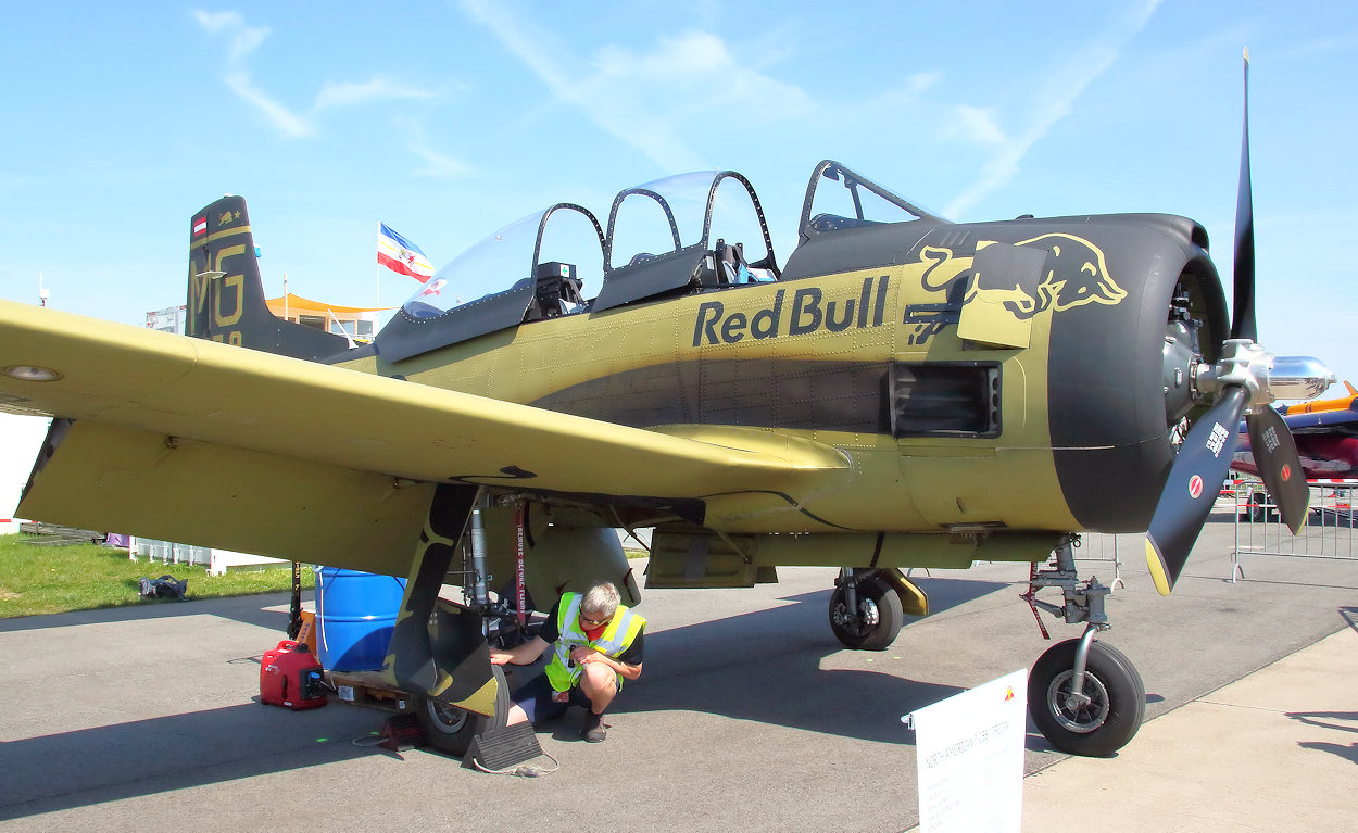 T-28 B Trojan